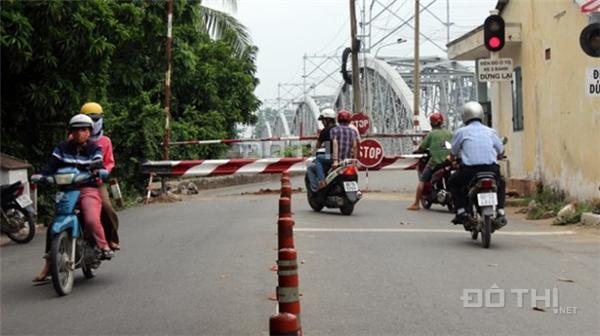 Bán đất tặng nhà nát MT đường lớn ở Nguyễn Tri Phương, Biên Hoà, DT 165m2 TC, SHR, 6.7x19m NH 9.5m