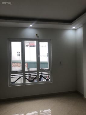 Nhà mới ngay TTTM Thanh Trì, cầu Văn Điển, ô tô đỗ, 30m2-45m2, 2.4-2.7 tỷ, hướng đầy đủ, 0976771496