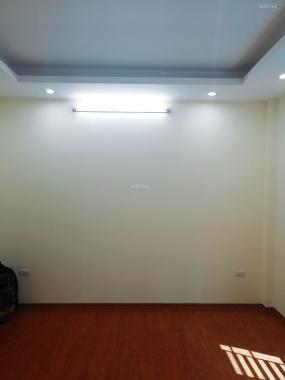 Nhà đẹp, vị trí đẹp, ngay đầu phố Lĩnh Nam 30m2, 5 tầng, MT 4,5m, 3,05 tỷ thỏa thuận mạnh