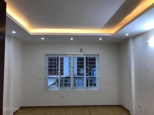 Chính chủ bán nhà riêng phố Quan Nhân, Thanh Xuân, 28 m2, 5 tầng, MT 3,3m, giá 2,35 tỷ. 0902139199