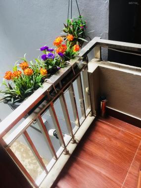 Bán nhà Lạc Long Quân, Tây Hồ 60m2 ô tô vào nhà, hai mặt thoáng, vị trí cực đẹp, giá 8.5 tỷ