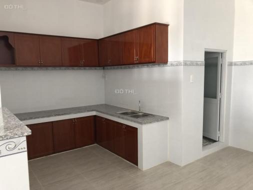 750tr, nhà Bình Chánh với 100m2, SHR, bao công chứng sang tên trong ngày