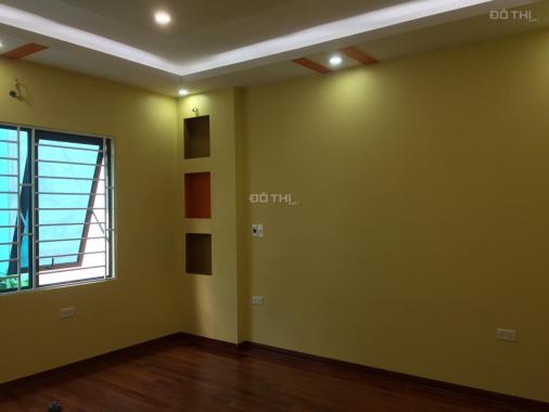 Nhỉnh 3 tỷ có ngay căn nhà xây mới 40m2, ô tô đỗ cổng, ngay gần Văn Miếu