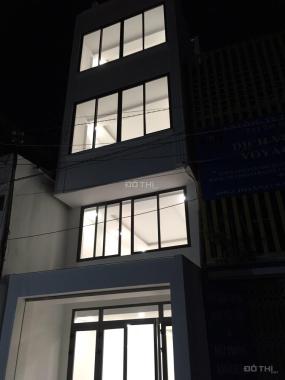 Cần bán gấp nhà 5 lầu mới đẹp có thang máy mặt tiền thụt đường Hoàng Sa, quận 3