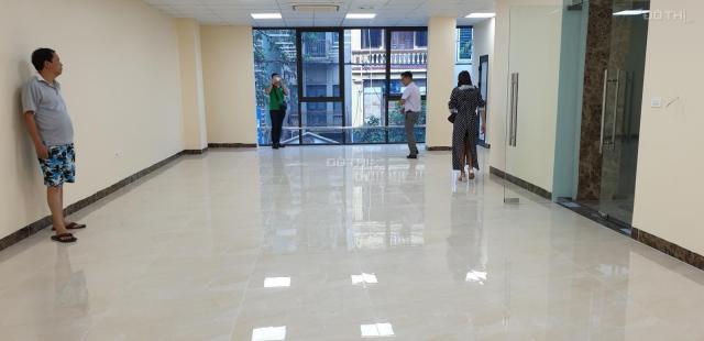 Cho thuê nhà mặt phố Nguyễn Ngọc Nại, 120m2 x 5T, MT 8.5m thông sàn làm NH, VP, showroom