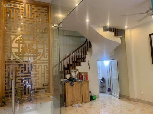 Cần bán gấp nhà ở Vũ Tông Phan, 40m2, 5T, 3.5 tỷ, liên hệ: 0902019196