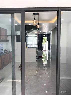 Tôi cần cho thuê mặt bằng làm văn phòng, hầm + trệt + lầu 1, DTSD: 250m2, KDC Vạn Phúc, Thủ Đức