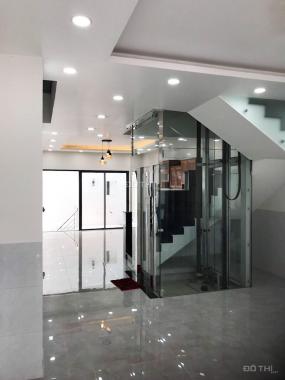 Tôi cần cho thuê mặt bằng làm văn phòng, hầm + trệt + lầu 1, DTSD: 250m2, KDC Vạn Phúc, Thủ Đức