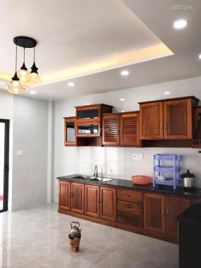 Tôi cần cho thuê mặt bằng làm văn phòng, hầm + trệt + lầu 1, DTSD: 250m2, KDC Vạn Phúc, Thủ Đức