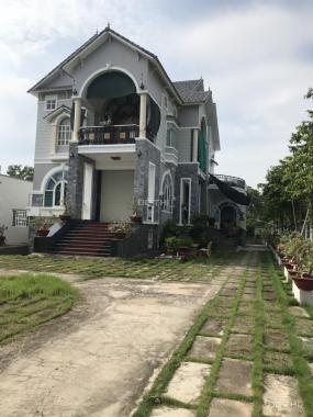 Chính chủ cần bán biệt thự sân vườn đối diện sông tại kênh Cần Lộc, TT Vàm Láng, Tiền Giang