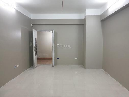 Chính chủ bán gấp, cắt lỗ căn hộ 70m2, 2 PN tại CT4B Xa La, Hà Đông. Giá siêu rẻ 970 triệu