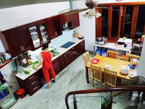 Nhỉnh 10 tỷ có nhà 85m2, phố Hoàng Ngân, đẹp, ở + VP, cho thuê, 3 ô tô tránh 0943228039