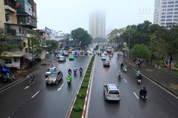 Bán nhà mặt phố Nguyễn Chí Thanh, 200m2, 15 tầng, cho thuê 350tr/tháng. Giá 95 tỷ