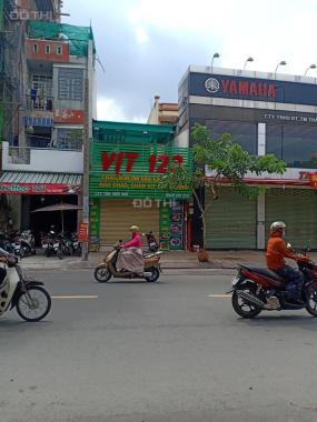 Bán nhà MTKD đường Tân Sơn Nhì, P. Tân Sơn Nhì, Q. Tân Phú, DT: 5x20m, cấp 4, giá: 18 tỷ