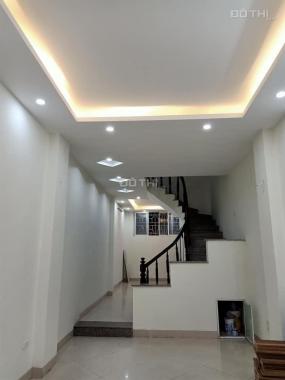 CC bán nhà Linh Lang, 38m2, 4 tầng, giá chỉ 2.9 tỷ