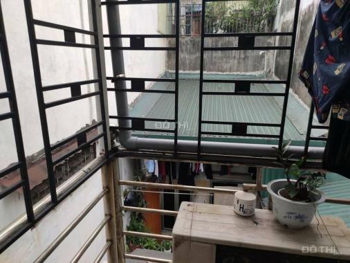 Nhà đẹp, rất thoáng và sáng, cách phố 15m, Hồng Mai, 30m2, 4 tầng, 3 phòng ngủ, giá hơn 2 tỷ