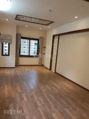 Bán nhanh nhà 32m2, 5 tầng, cạnh hồ Triều Khúc, giá chỉ 2,3 tỷ. LH 0904959168