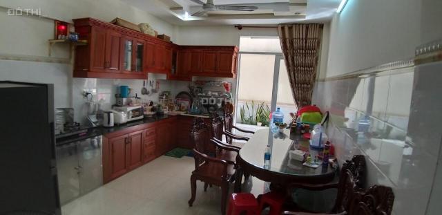 Chính chủ cần bán nhà đẹp, giá rẻ, DT 72m2 tại Q. Tân Phú, TP HCM