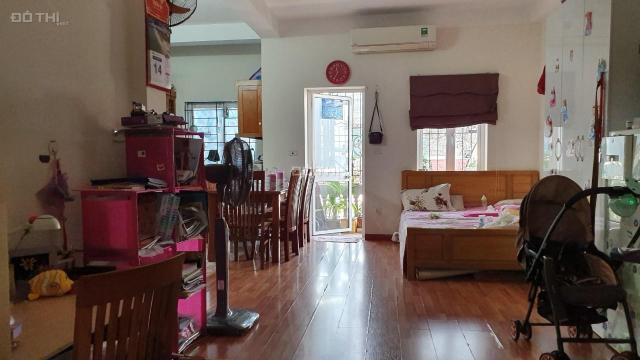 Bán căn hộ tập thể G4 Thanh Xuân Nam 2 PN, DT 85m2 để lại toàn bộ nội thất. LH: 0868.93.63.86