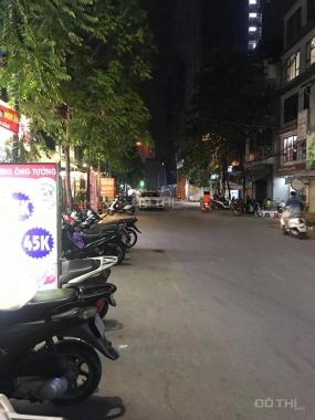 Bán nhà mặt phố Nguyễn Khánh Toàn - kinh doanh đỉnh - vỉa hè rộng - 200 triệu/m2