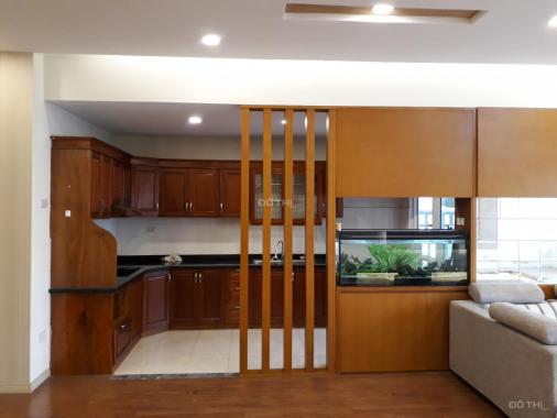 CC chuyển nhà bán gấp CHCC 3PN, 131.2m2, full nội thất, SĐCC (bao sang tên). LH: 0949930855