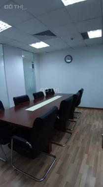 Chính chủ cho thuê văn phòng 5 tầng vị trí đắc địa tại phố Duy Tân. LH: 0983496930