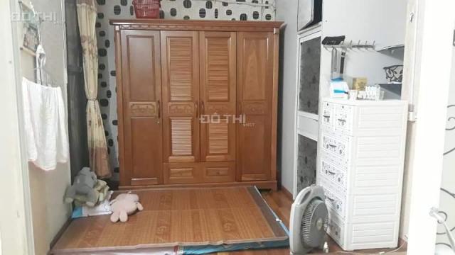 Bán nhà ngõ Văn Hương 15/19m2, 3 tầng, giá 1.65 tỷ Đống Đa. Lh 0972696709