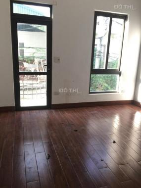 Cho thuê nhà riêng 3 tầng gần Thạch Bàn, Long Biên, 50m2/sàn, giá: 9 triệu/tháng. LH: 0984.373.362