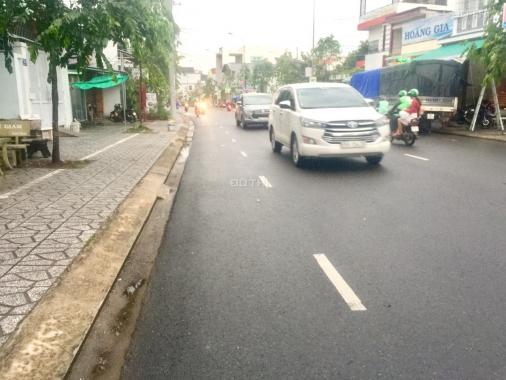 Bán nền mặt tiền đường Đồng Văn Cống lộ 20 mét, đông xe cộ, không ngập, có giá đầu tư
