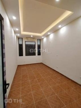 Nhà đẹp - ở ngay - Ngõ kinh doanh - Đê La Thành, 30m2 * 5 tầng, giá: 3.5 tỷ