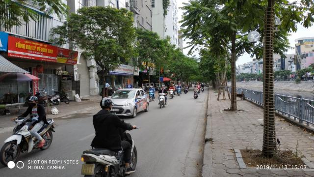 Nhà mặt phố trung tâm Q. Thanh Xuân, vỉa hè 5m, KD sầm uất, 36m2 * 3T, chỉ 5.6 tỷ