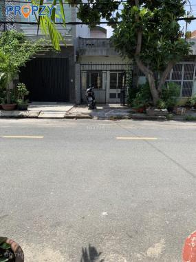 Nhà bán mặt tiền đường quận Tân Phú, khu dân cư sầm uất, sổ hồng chính chủ