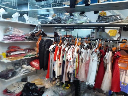 Sang nhượng cửa hàng quần áo thời trang, DT 35 m2 x 4 tầng, MT 4,5 m phố Nguyễn Trãi, Q. Hà Đông