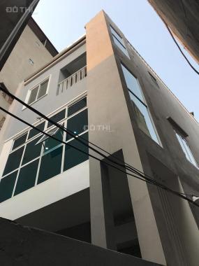 Bán nhà Hoàng Quốc Việt, 52m2 x 4T, mặt tiền 5m, nhà mới đẹp ở luôn, ô tô đậu gần nhà, giá 3.7 tỷ