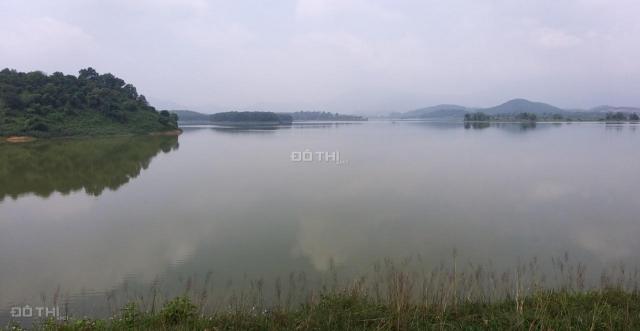 Bán lô đất 3328m2 nằm chính trong mặt hồ sen Đồng Mô với giá chỉ 1 tr/m2. LH 0866990503