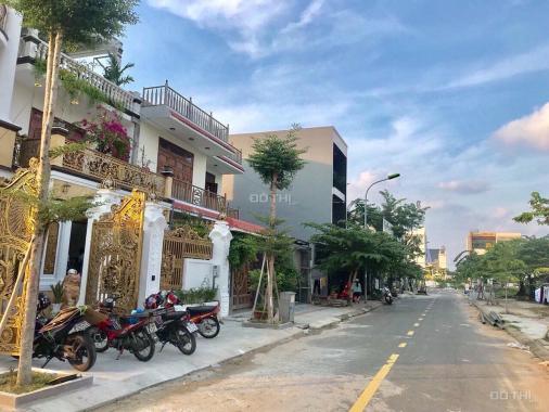 Bán đất ven biển - DT 101m2 - cạnh trục shophouse Nguyễn Sinh Sắc LH: 0936585548