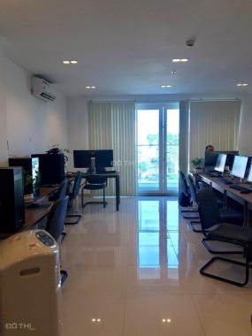 Bán nhanh căn hộ officetel Sky Center full nội thất giá chỉ 2.2 tỷ, LH 0938298663