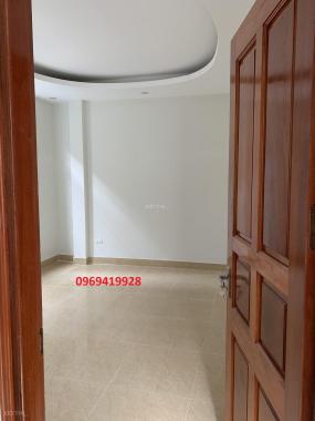 Nhà 2.2 tỷ phố Phan Đình Giót thông ra Ngô Quyền - La Khê, 4 tầng (40m2-4PN), 0969419928