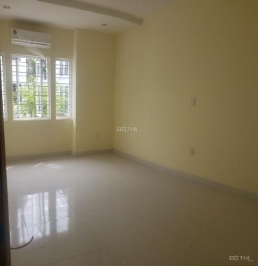 Cho thuê căn hộ 2 phòng ngủ, ban công rộng rãi, thoáng mát tại CC Hoàng Huy. LH: 0976 244 376