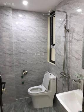 Cần tiền bán gấp nhà Lê Lợi, Hà Đông (40m2*4T), giá 2,8 tỷ, ô tô đỗ cách 10m