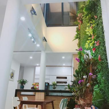Cần cho thuê nhà mới xây 5 tầng, 84m2 ngay trung tâm thành phố, Phước Tiến, Nha Trang