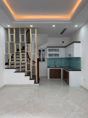 Bán nhà riêng tại Hà Nội, bán nhà mới xây DT 40m2, xây 4,5 tầng, giá 3,3 tỷ, Đống Đa