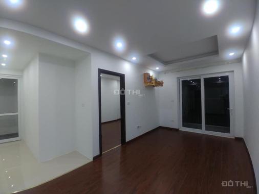Cho thuê căn hộ 2 phòng ngủ đồ cơ bản 90 Nguyễn Tuân, Thanh Xuân. Giá chỉ 11 triệu/th