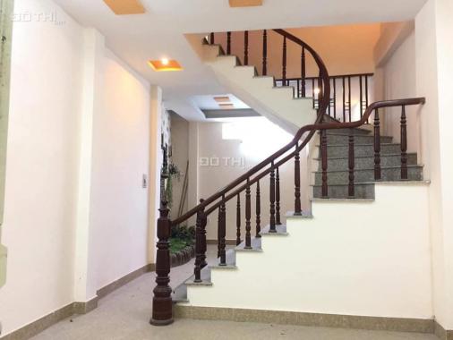 Nhà phố Phương Mai 42m2, mặt ngõ ô tô, giá 2 tỷ 7. LH: 0979149919