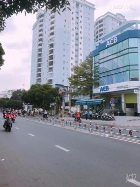 Bán nhà MTKD Nguyễn Sơn, Q. Tân Phú, DT 4.5x20m, cấp 4 vuông vức, vị trí cực đẹp. Giá chỉ 13.5 tỷ
