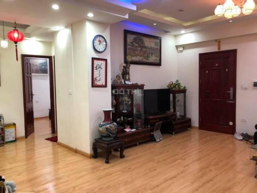 Bán căn hộ tầng trung 3 phòng ngủ, 90.6m2 tại VP5 Linh Đàm, nội thất đầy đủ, đã sửa lại cực đẹp
