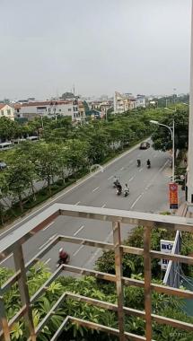 Bán gấp nhà 2 mặt phố Cổ Linh, Long Biên 100m2, mặt tiền 7m, cạnh siêu thị Aeon 0902883342