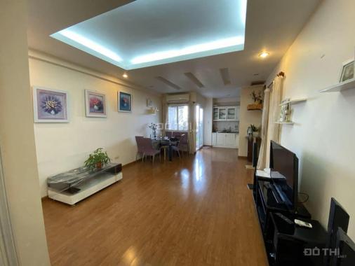 Cần bán căn hộ chung cư thang máy Green House CT17, Long Biên, DT 73m2, giá 1.65 tỷ. LH: 0971902576