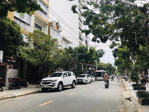 Bán nhà 2 mặt tiền số 132 Lê Quang Đạo, DT: 184m2, giá 33 tỷ