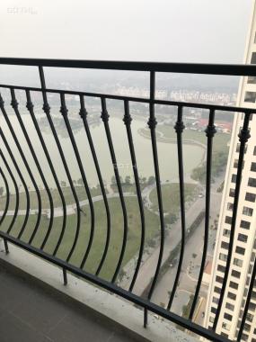 Bán nhanh căn góc 112m2 tòa A7 view hồ, nội thất nguyên bản giá 3,65 tỷ. LH 0823433838